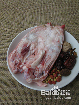胶原蛋白这么补--美白猪蹄汤