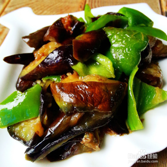 美味的青椒炒茄子