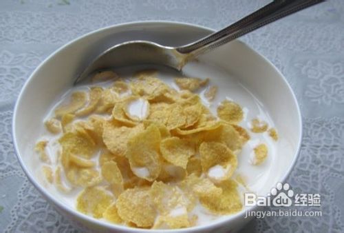 牛奶泡玉米片的做法