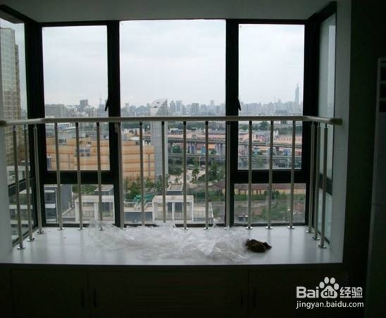 飘窗栏杆怎么拆