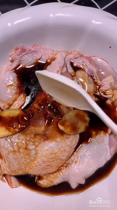 如何简单制作好吃的鸡腿？