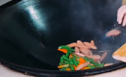 怎么做好吃的荷兰豆炒火腿肠