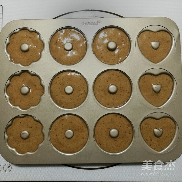 巧克力豆甜甜圈蛋糕