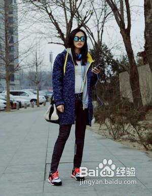 姚晨玩起混搭风 展现美腿领风骚
