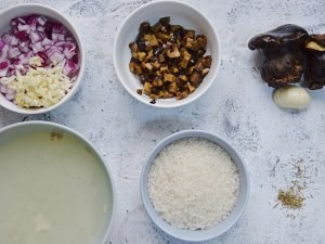 教你怎么做鸡汁牛肝菌烩饭