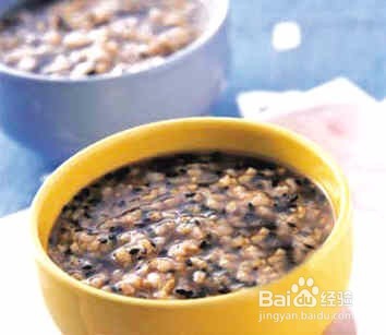 怎么做小米粥滋补产妇身体，让体力尽快恢复？