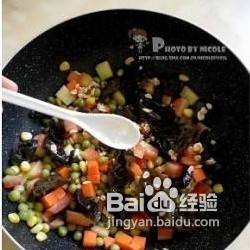 西瓜皮新吃法美味瓜皮丁