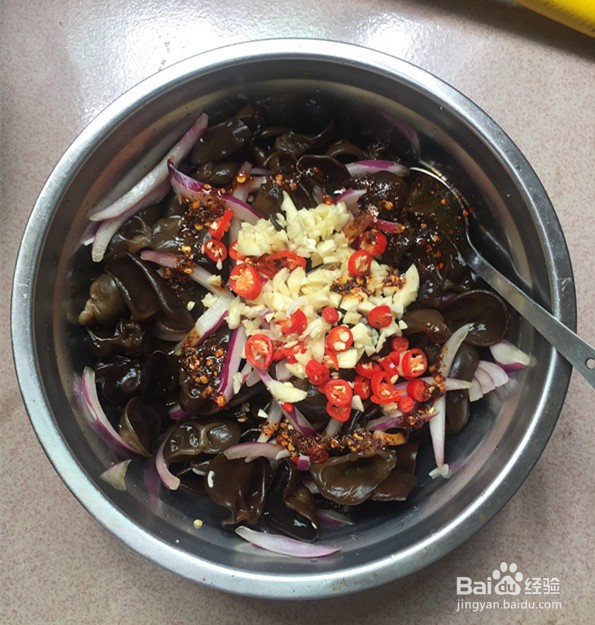 凉拌黑木耳的做法