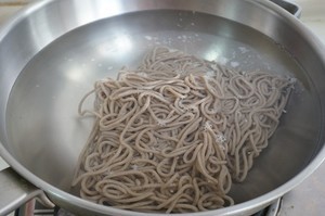 夏日清新鸡肉荞麦面怎么做详细教程图解~