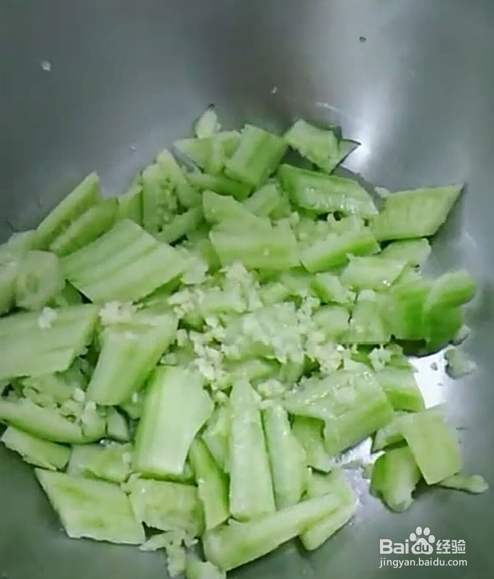 在家做最简单的凉拌黄瓜