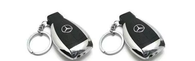 车钥匙不小心锁车内,你真的要砸窗吗?