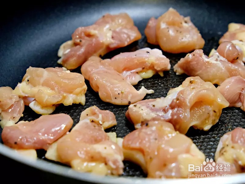 怎样做出家常菜系列之西兰花炒鸡肉