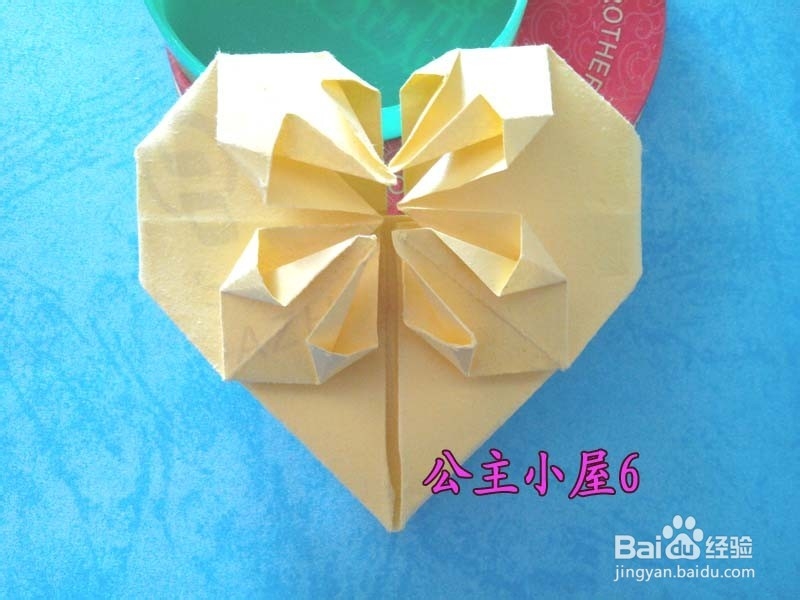 好玩好看的心形折纸－－也可以用纸币来折