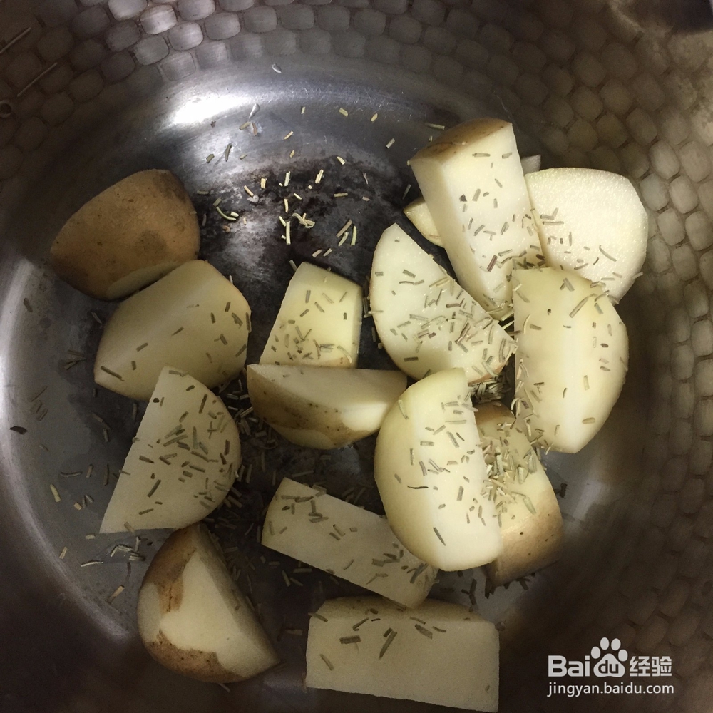 三分钟制作烤土豆块的方法