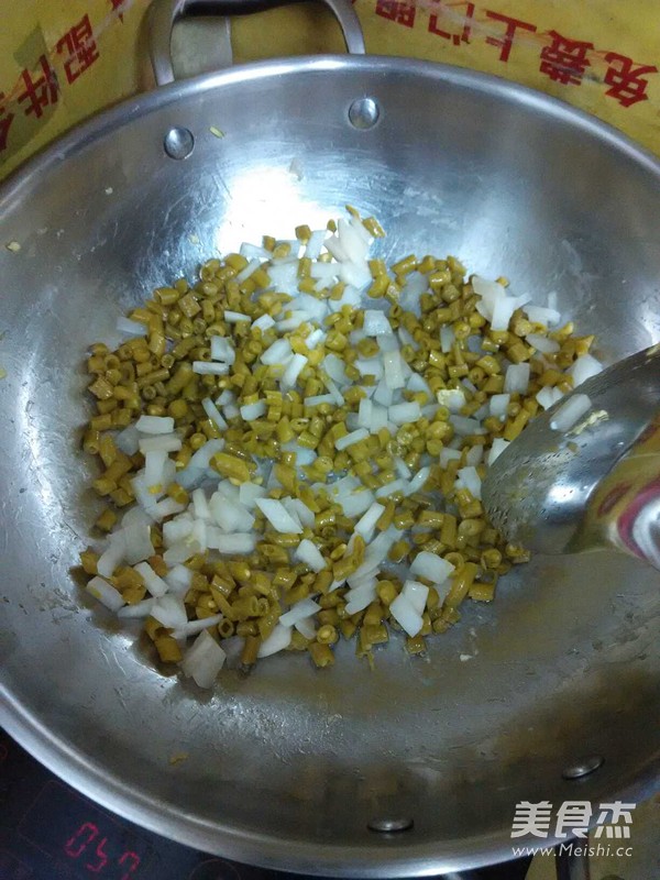 酸辣鸡杂的做法