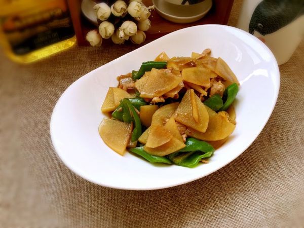 尖椒肉丝土豆片