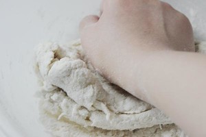 蒸馒头时  面和碱的比例是多少