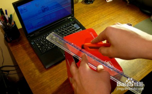 鞋盒制作笔记本电脑支架