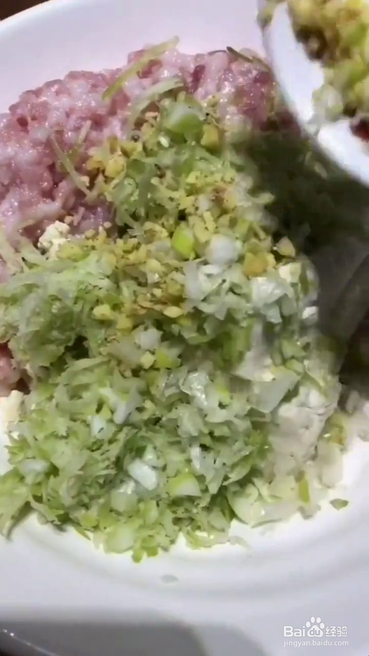 怎么做下饭神器红烧豆腐肉丸