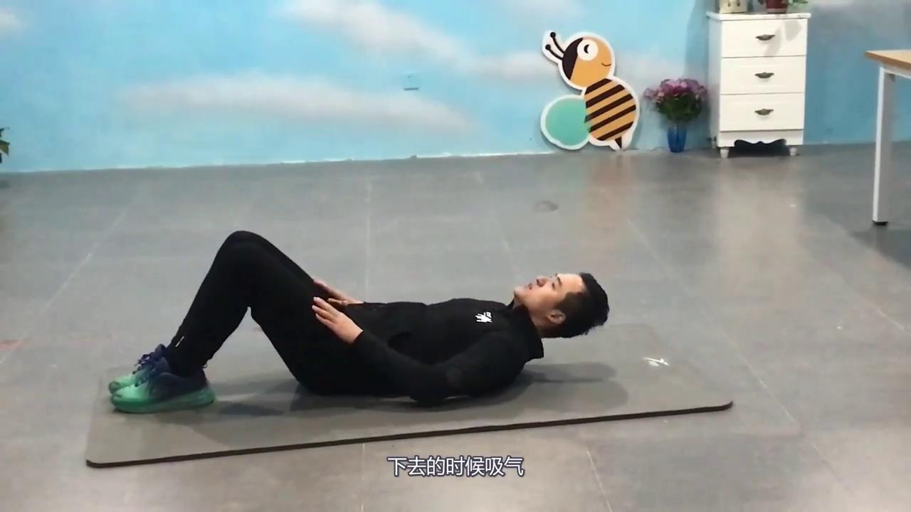 如何练出迷人的腹肌