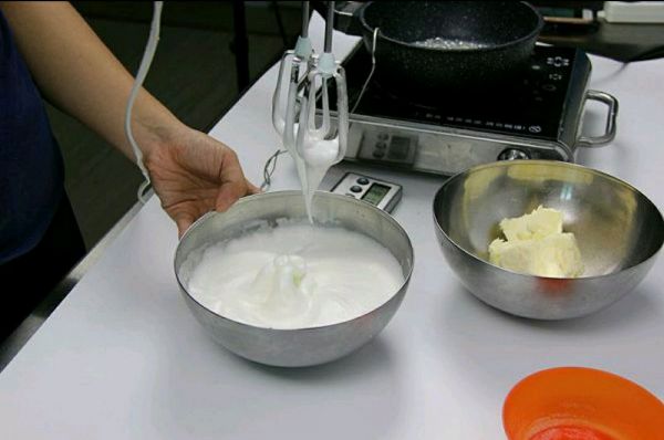 奶油霜裱花蛋糕