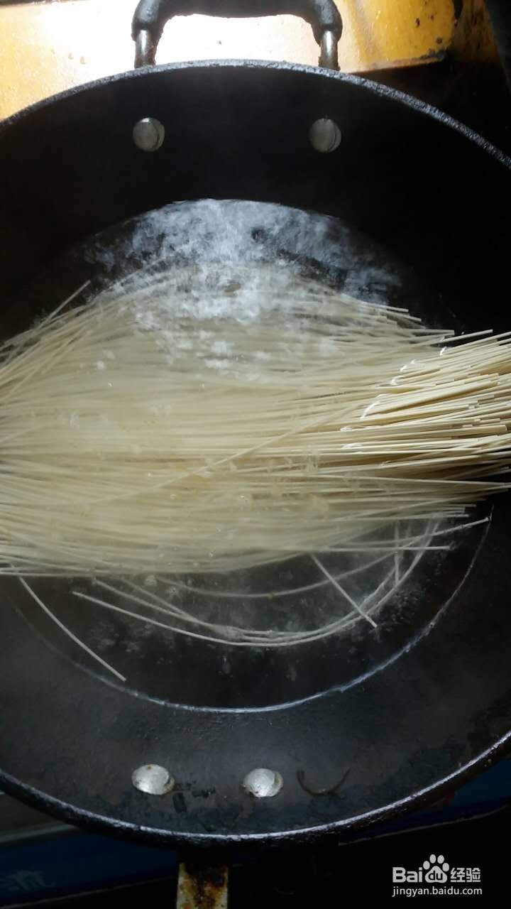 鸡蛋挂面的作法