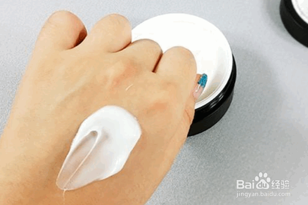 如何缓解冬季脸部皮肤干燥