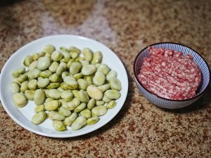 蚕豆炒肉末怎么做