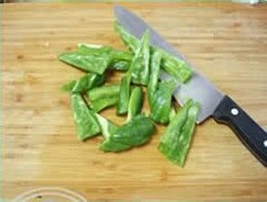 19碗秋日美肌靓汤多喝多漂亮-凉瓜薏仁排骨汤