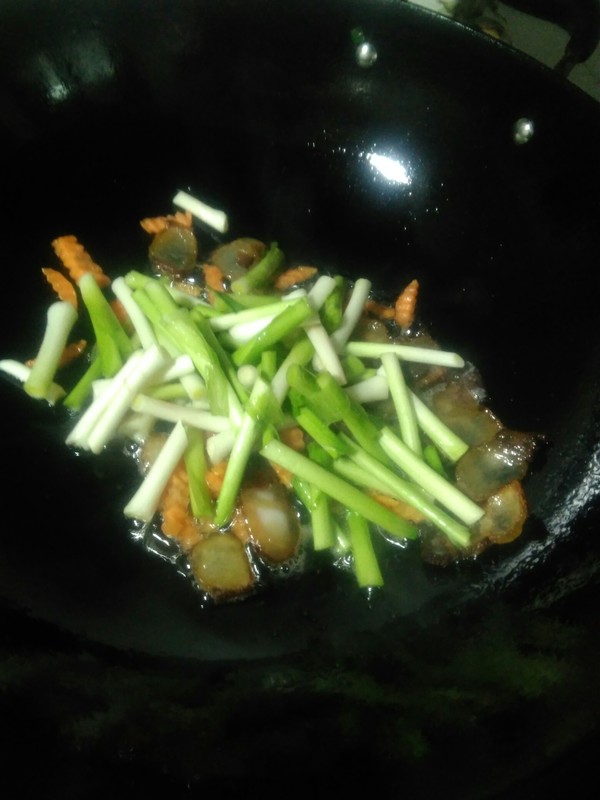 腊肉炒蒜苗的做法