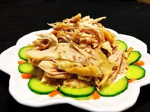 如何用电饭煲做盐焗鸡