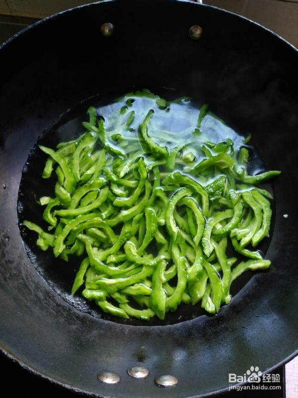 凉瓜炒肉丝的做法