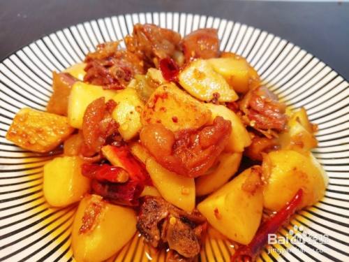 腊鸭炖土豆的做法