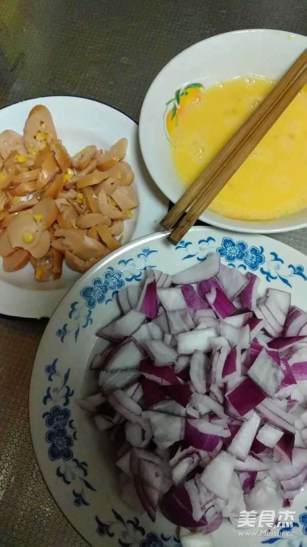 洋葱香肠炒鸡蛋