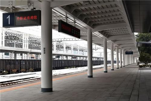 在青岛的哪个火车站下车北站还是青岛站