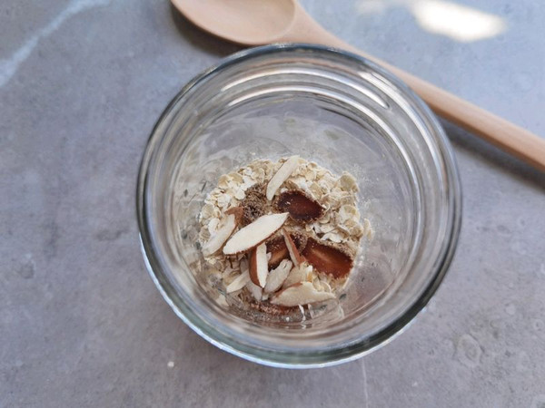 黑芝麻隔夜燕麦