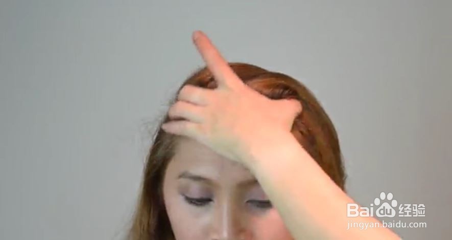 如何打造法式盘发
