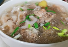 陈情令师姐的莲藕排骨汤（极简做法）的做法