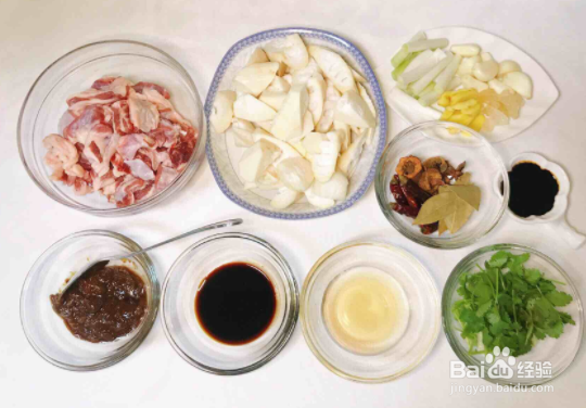 春笋焖牛腩怎么做？