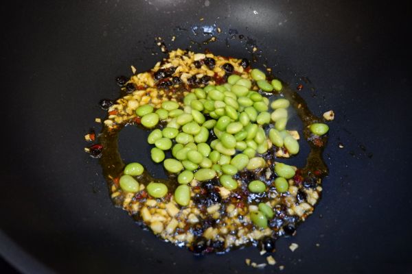 豆米鸡丁炒香干