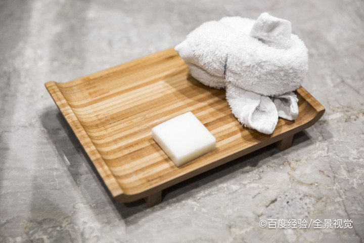 不用洗面奶怎么把脸洗干净