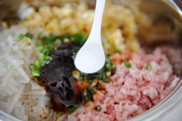 酸菜猪肉粉条馅饼