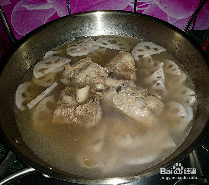 筒骨莲藕汤制作