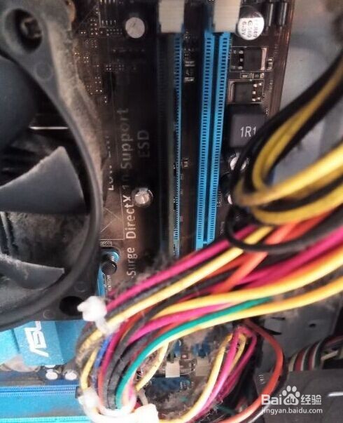 电脑显示器无信号开不了机怎么办