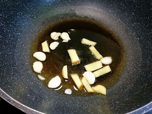 腊肠腊肉炒芥蓝梗