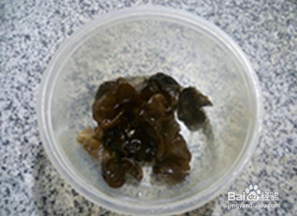 黑木耳洋葱炒荷叶蛋