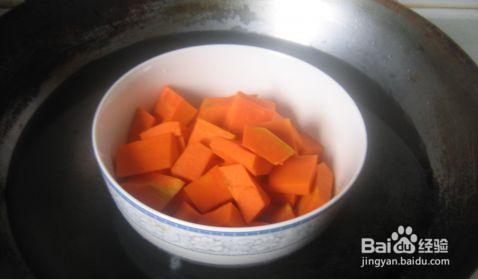 一步步做有胃口的南瓜猪肉香菇水饺