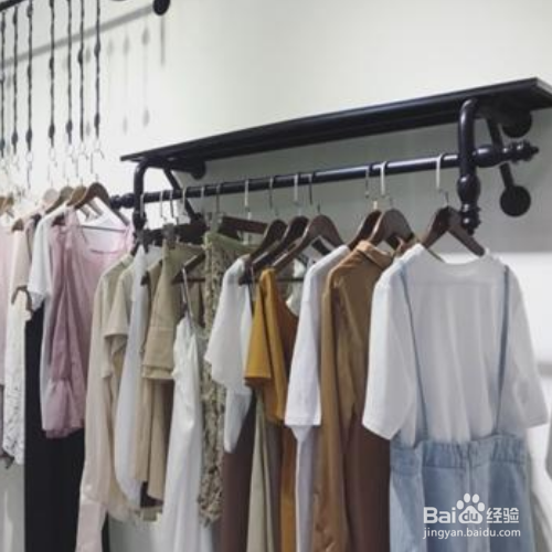 实体童装店衣服的挂法