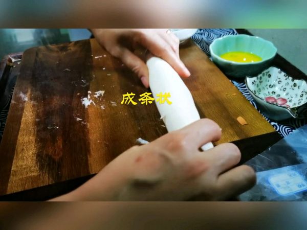 手抓饼肉松香肠芝士卷