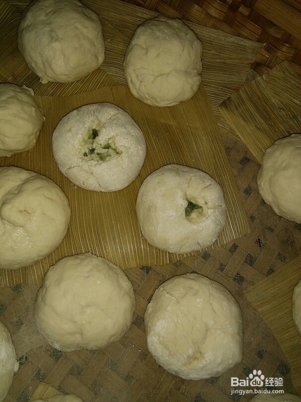 散白菜葱花猪肉包